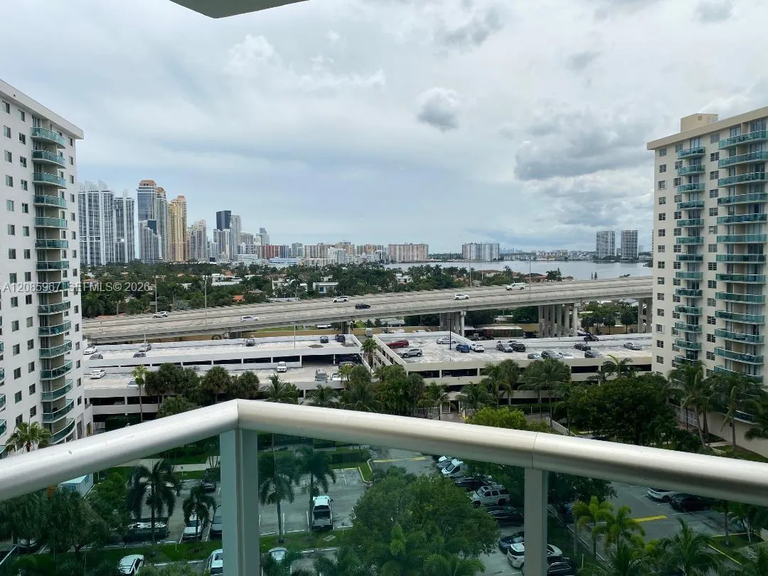 Foto de propiedad en 19380 Collins Avenue 1025, Sunny Isles Beach, FL 33160 Sunny Isles Beach con MLS#