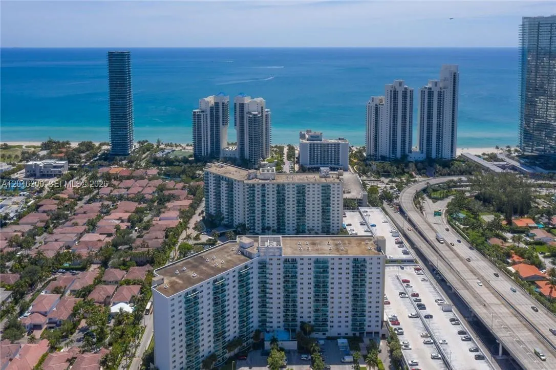 Alquilada 19380 Collins Avenue 1105, Sunny Isles Beach, FL 33160, Sunny Isles Beach, FL 33160