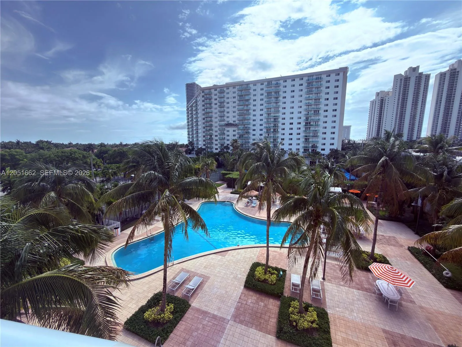 Foto de propiedad en 19380 Collins Avenue 404, Sunny Isles Beach, FL 33160 Sunny Isles Beach con MLS#