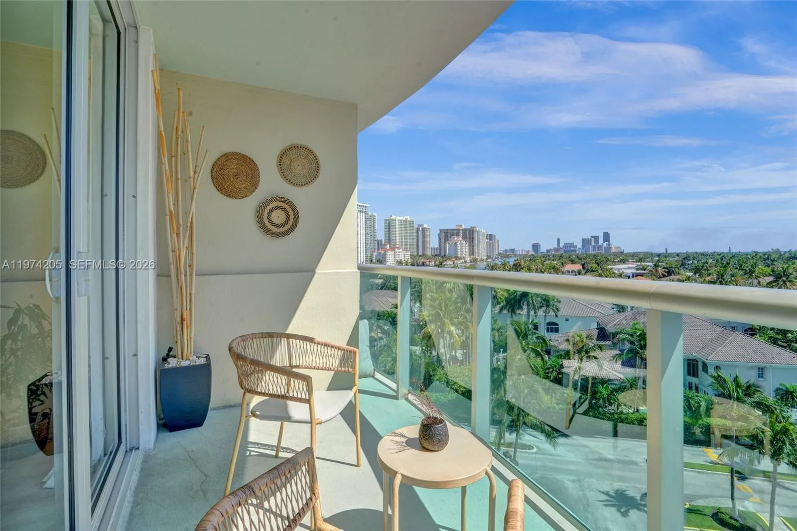 Foto de propiedad en 19380 Collins Avenue 718, Sunny Isles Beach, FL 33160 Sunny Isles Beach con MLS# 