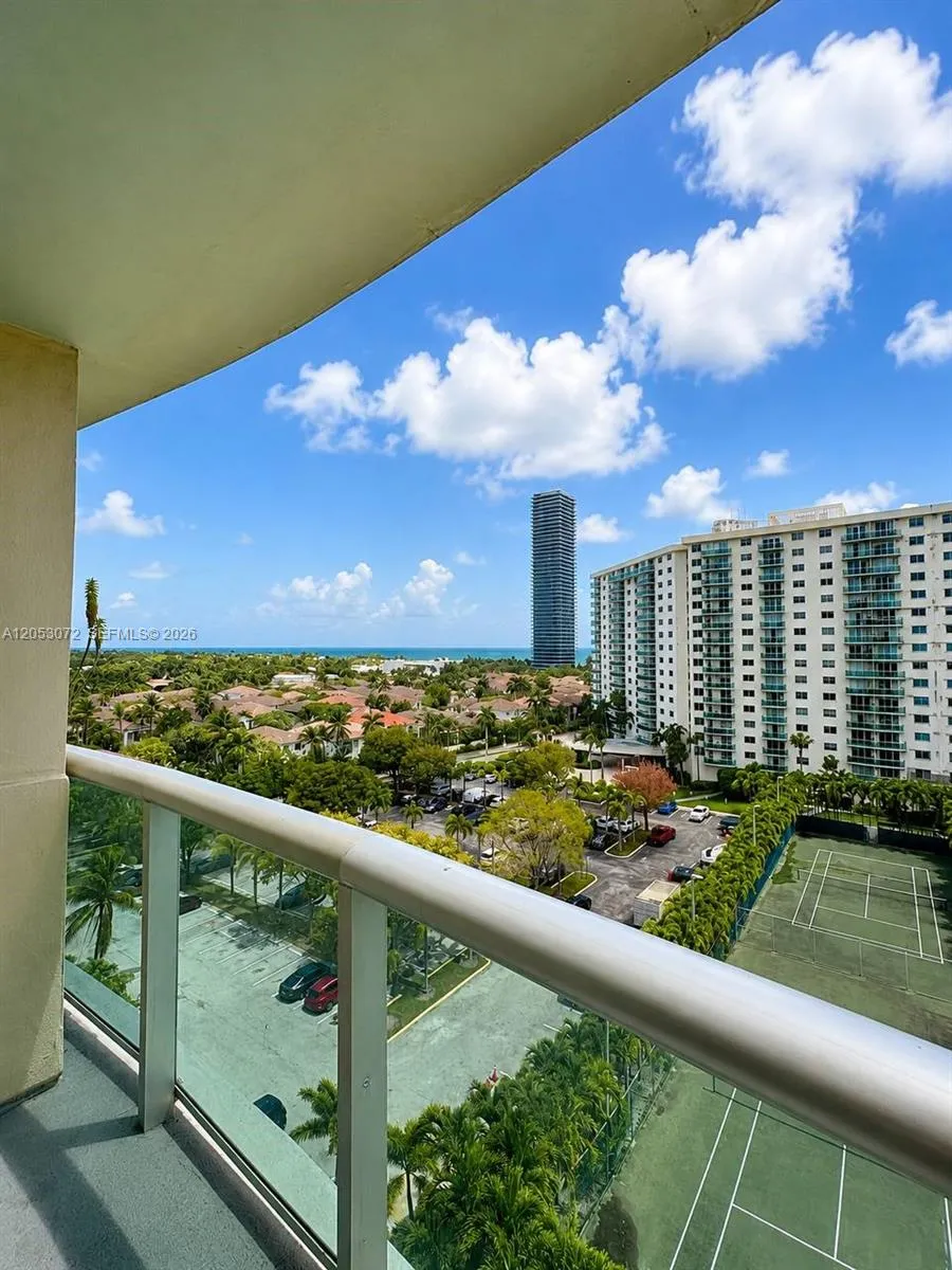 Foto de propiedad en 19380 Collins Avenue 910, Sunny Isles Beach, FL 33160 Sunny Isles Beach con MLS# 