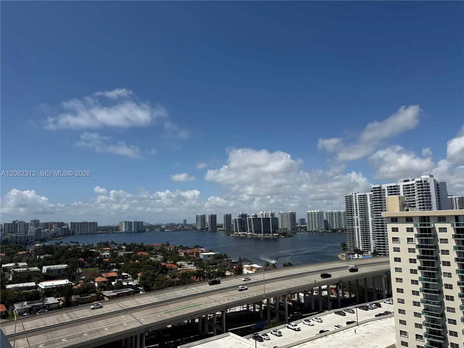 Foto de propiedad en 19380 Collins Avenue PH-11, Sunny Isles Beach, FL 33160 Sunny Isles Beach con MLS# 