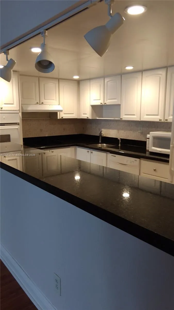 Foto de propiedad en 19390 Collins Avenue 1014, Sunny Isles Beach, FL 33160 Sunny Isles Beach con MLS#