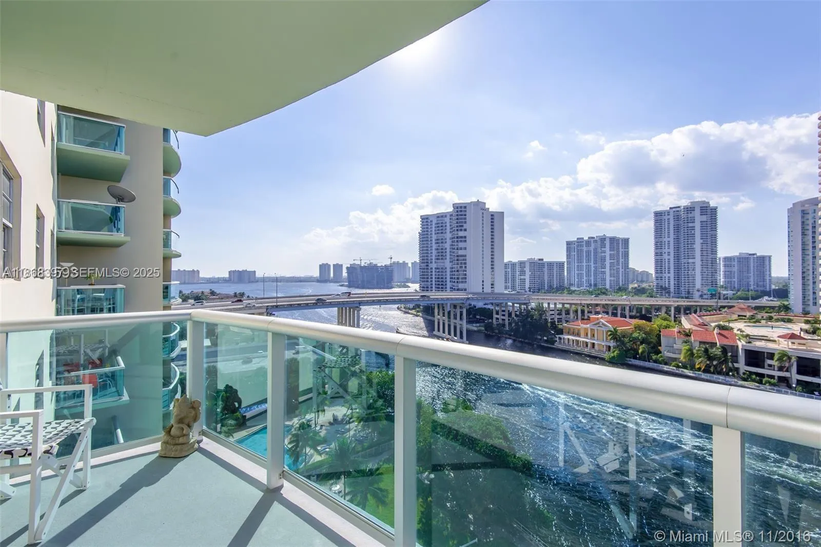Foto de propiedad en 19390 Collins Avenue 1121, Sunny Isles Beach, FL 33160 Sunny Isles Beach con MLS# 