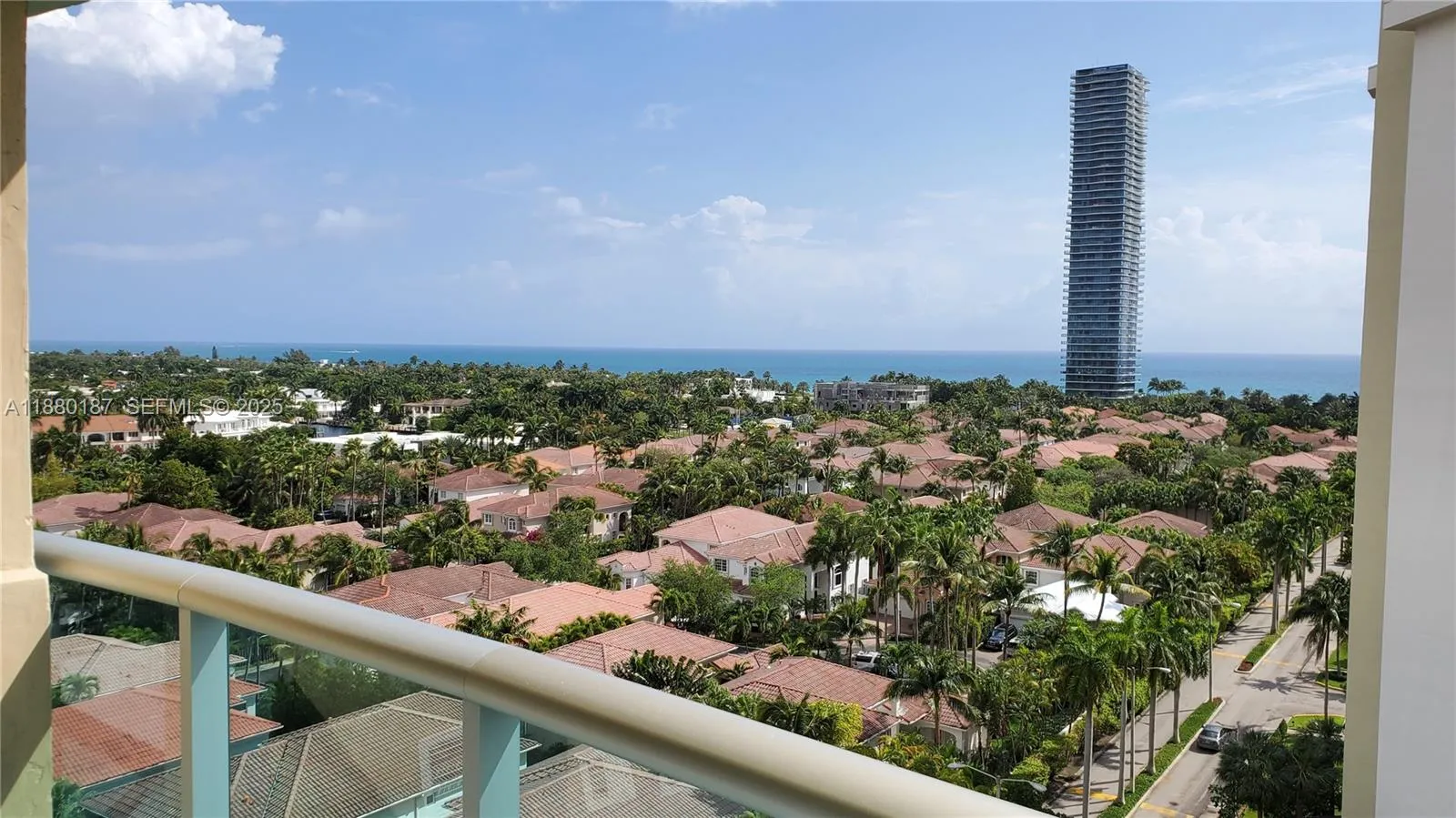 Foto de propiedad en 19390 Collins Avenue 1124, Sunny Isles Beach, FL 33160 Sunny Isles Beach con MLS# 