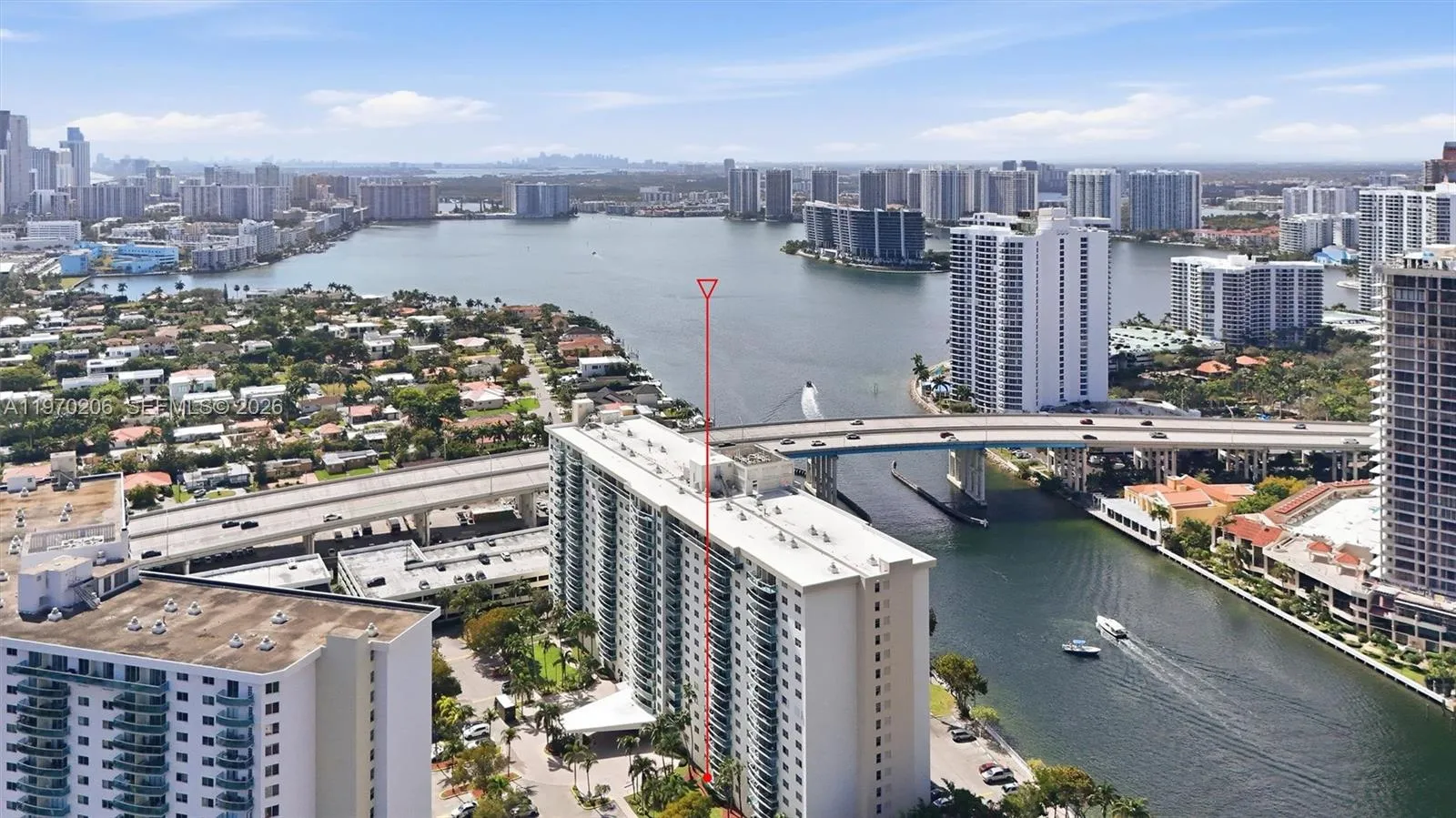 Foto de propiedad en 19390 Collins Avenue 120, Sunny Isles Beach, FL 33160 Sunny Isles Beach con MLS# 