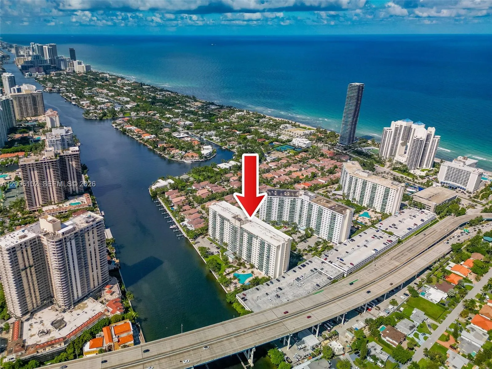 Foto de propiedad en 19390 Collins Avenue 1410, Sunny Isles Beach, FL 33160 Sunny Isles Beach con MLS# 
