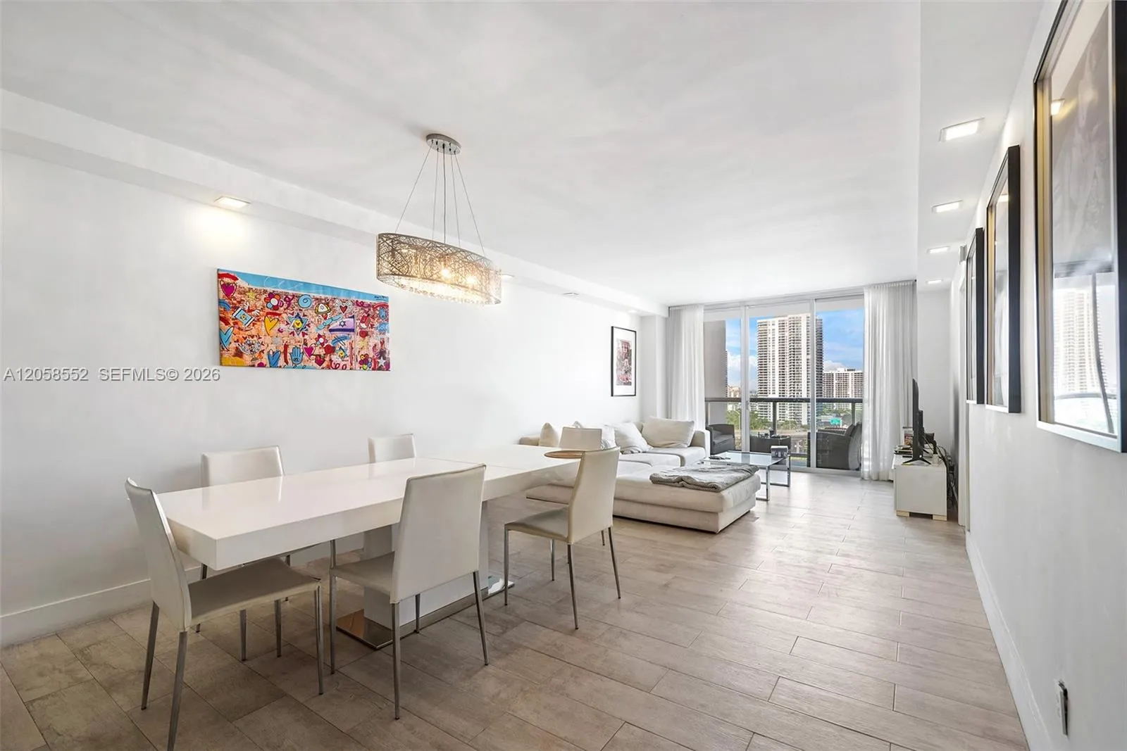 Foto de propiedad en 19390 Collins Avenue 1519, Sunny Isles Beach, FL 33160 Sunny Isles Beach con MLS# 