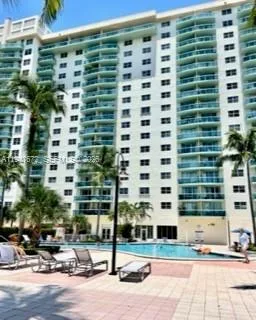 Foto de propiedad en 19390 Collins Avenue 219, Sunny Isles Beach, FL 33160 Sunny Isles Beach con MLS# 