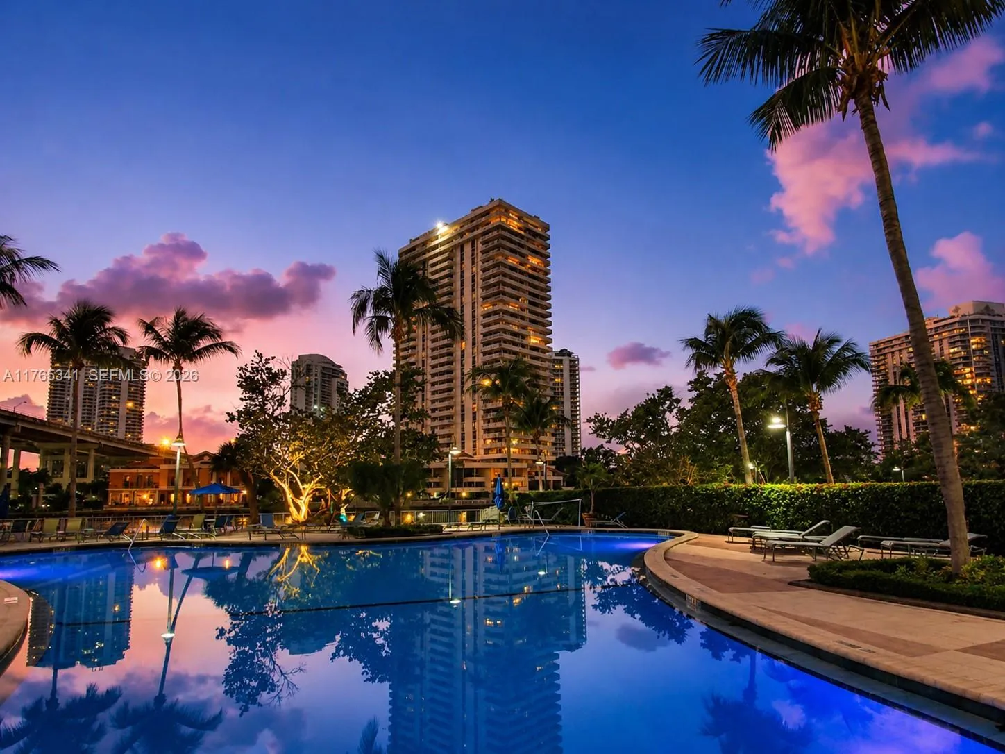 Foto de propiedad en 19390 Collins Avenue 312, Sunny Isles Beach, FL 33160 Sunny Isles Beach con MLS# 