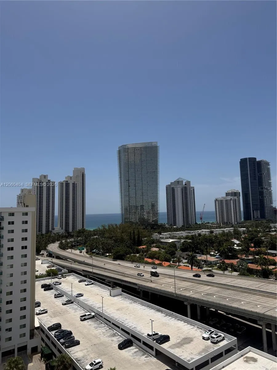 Foto de propiedad en 19390 Collins Avenue PH-6, Sunny Isles Beach, FL 33160 Sunny Isles Beach con MLS# 