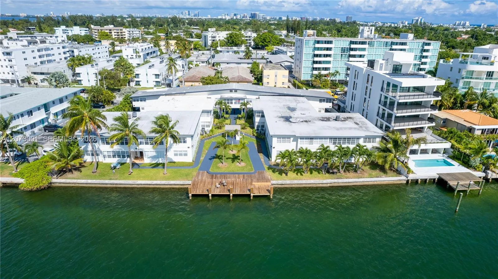 Foto de propiedad en 1940 Bay Drive 6, Miami Beach, FL 33141 Miami Beach con MLS# 