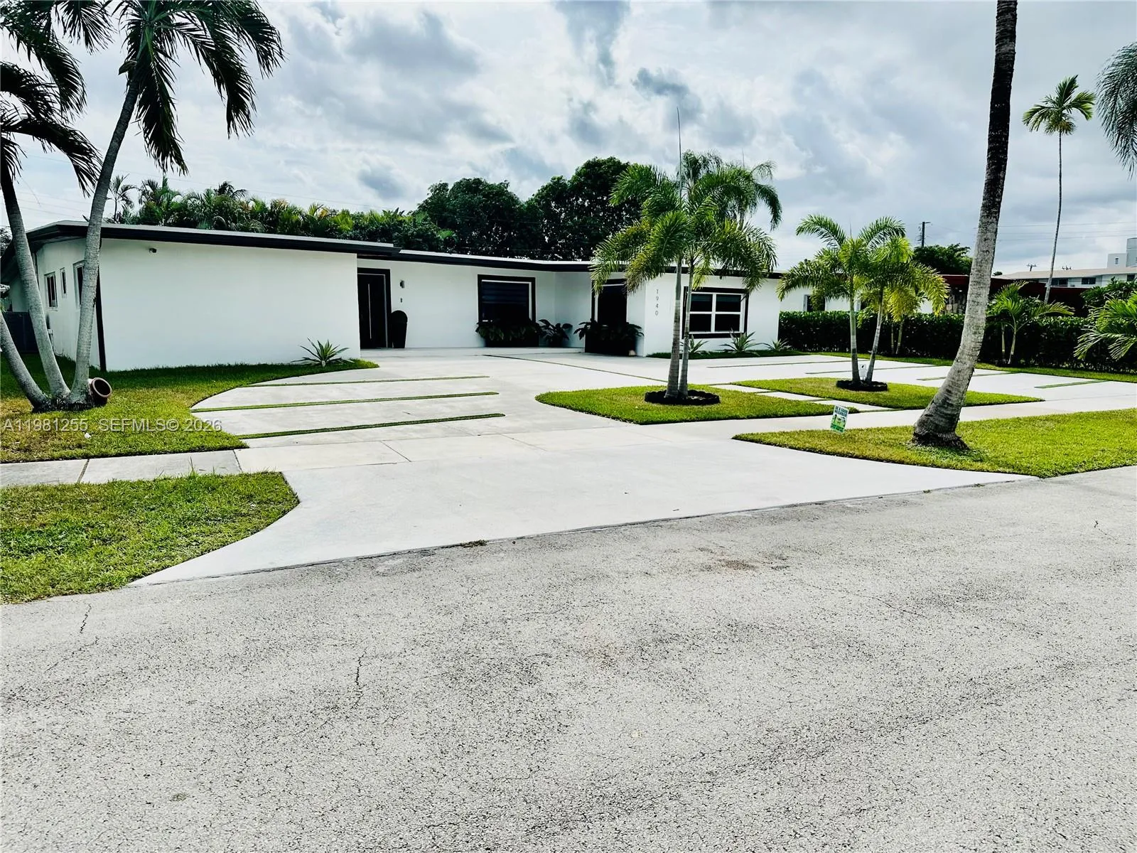 Vendido 1940 NE 186th Drive, North Miami Beach, FL 33179, North Miami Beach, FL 33179