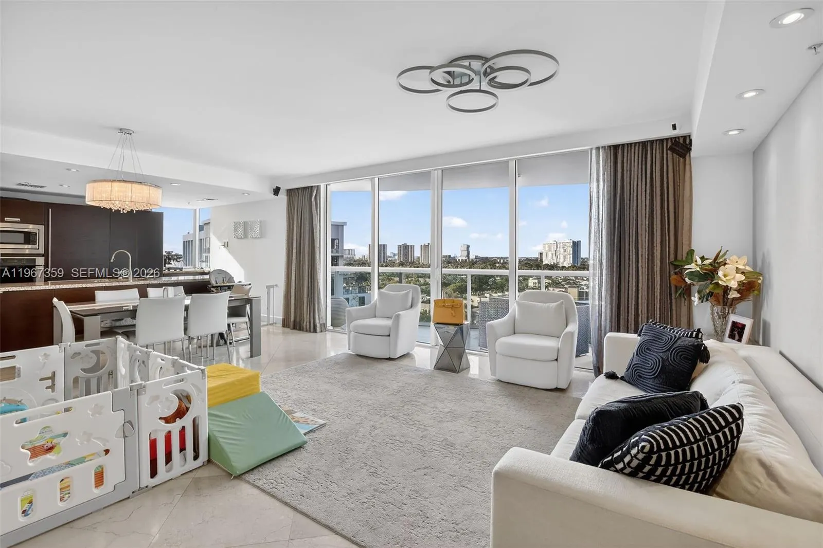 Foto de propiedad en 19400 Turnberry Way 1012, Aventura, FL 33180 Aventura con MLS# 