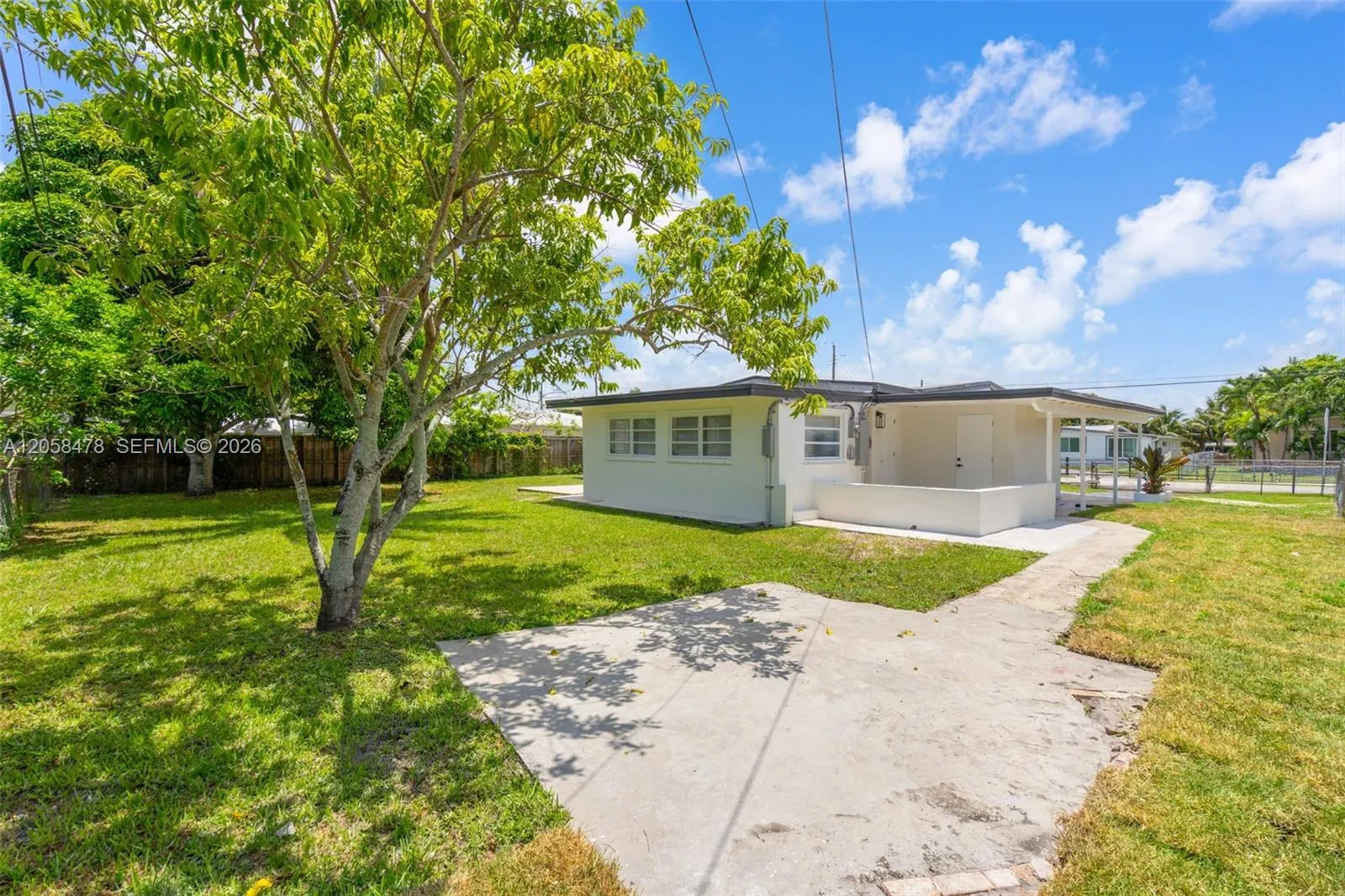Foto de propiedad en 19425 NW 39th Avenue, Miami Gardens, FL 33055 Miami Gardens con MLS# 