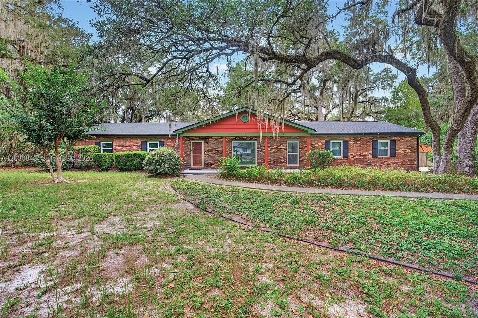 Foto de propiedad en 1944 SW 48th Avenue, Gainesville, FL 32608 Gainesville con MLS# 