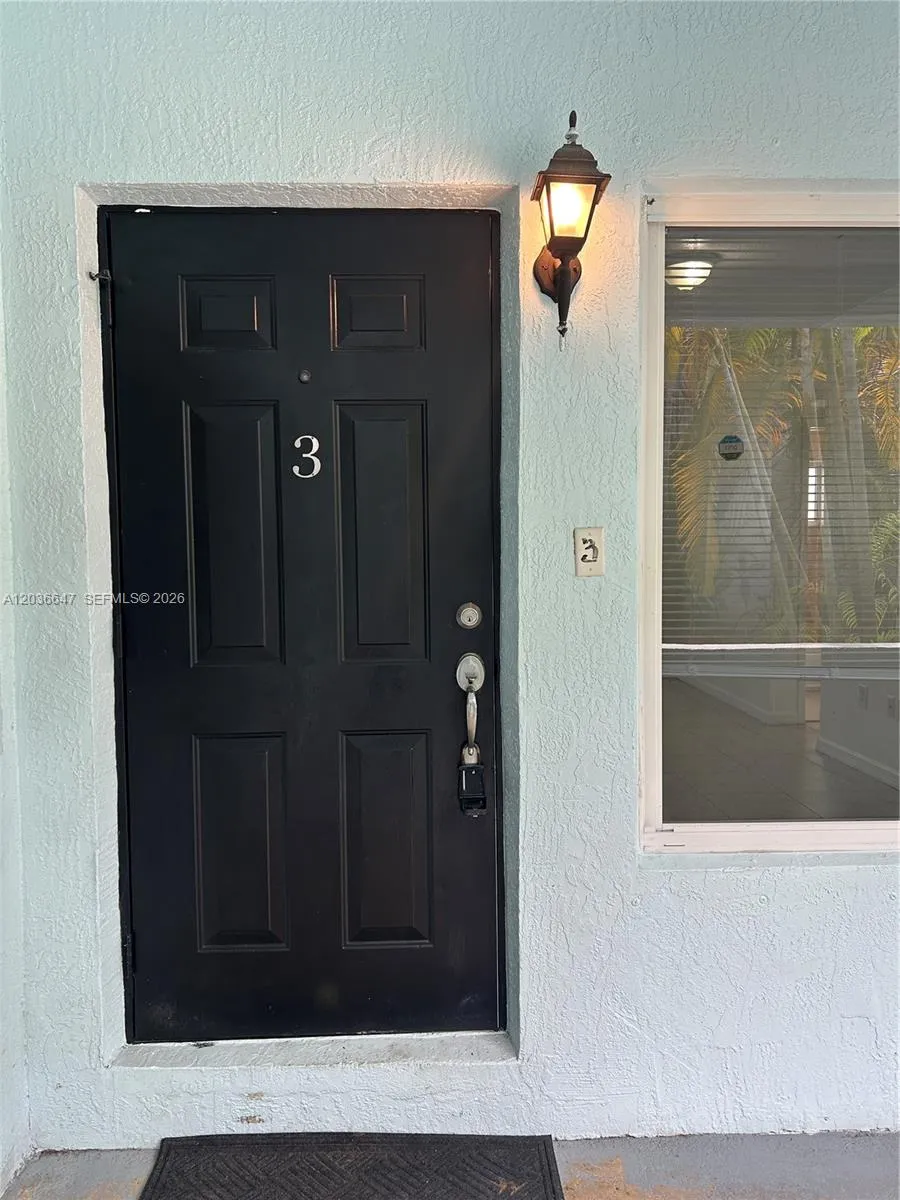Foto de propiedad en 1945 Calais Drive 3, Miami Beach, FL 33141 Miami Beach con MLS# 