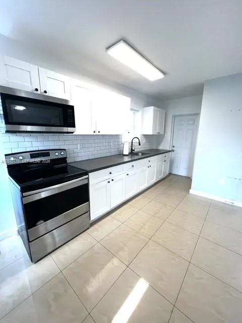 Foto de propiedad en 1945 Marseille Drive 1, Miami Beach, FL 33141 Miami Beach con MLS# 