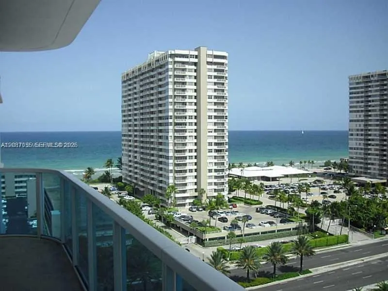 Foto de propiedad en 1945 S Ocean Drive 1103, Hallandale Beach, FL 33009 Hallandale Beach con MLS# 