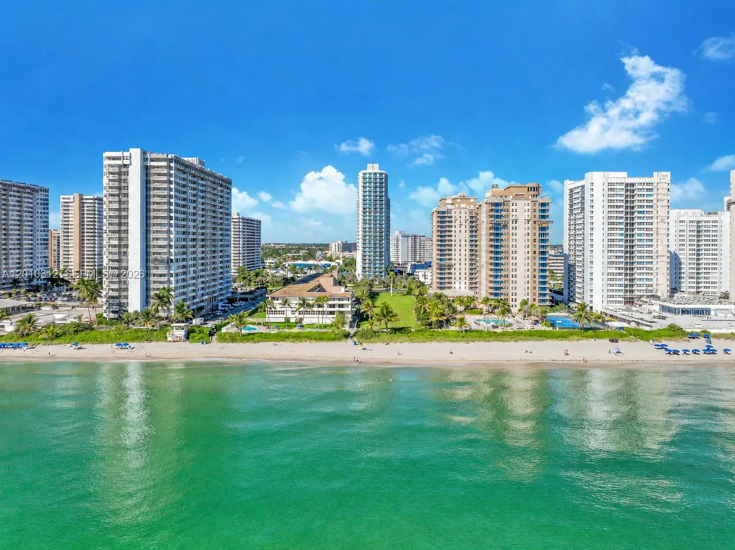 Foto de propiedad en 1945 S Ocean Drive 1609, Hallandale Beach, FL 33009 Hallandale Beach con MLS#