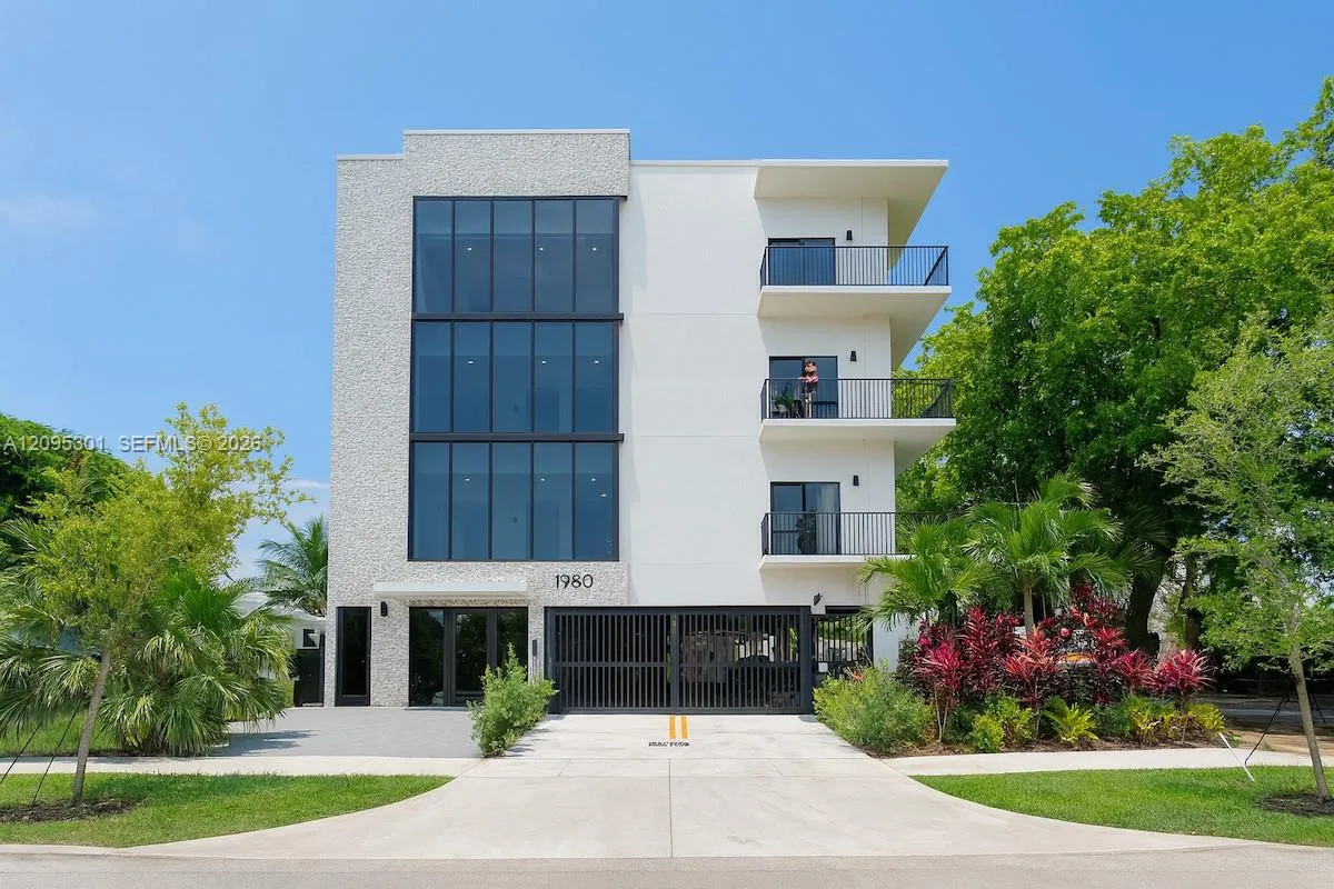 En Renta 1950 Fletcher Street 302, Hollywood, FL 33020, Hollywood, FL 33020