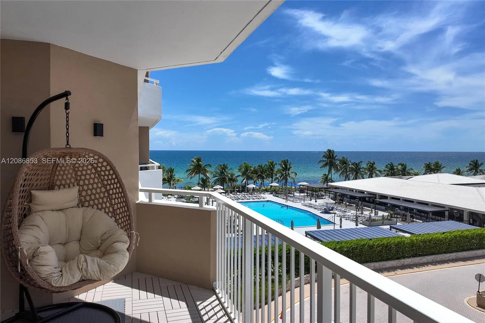 Foto de propiedad en 1950 S Ocean Drive 4A, Hallandale Beach, FL 33009 Hallandale Beach con MLS#