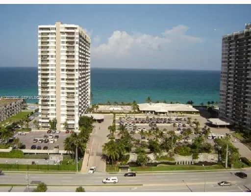 Foto de propiedad en 1950 S Ocean Drive 4B, Hallandale Beach, FL 33009 Hallandale Beach con MLS#