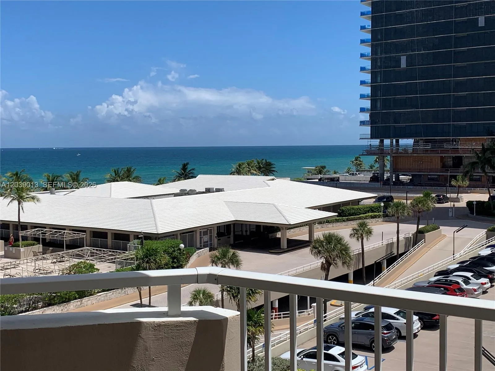 Foto de propiedad en 1950 S Ocean Drive 4C, Hallandale Beach, FL 33009 Hallandale Beach con MLS#
