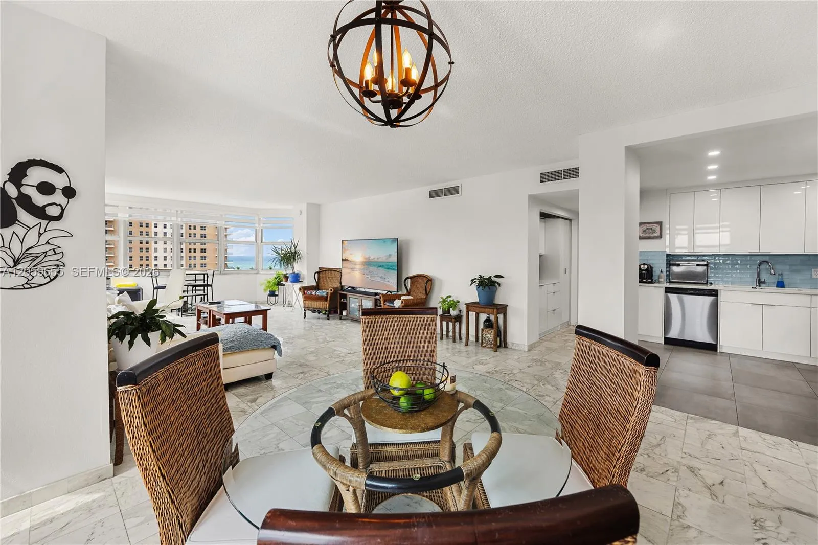 Foto de propiedad en 1950 S Ocean Drive 5F, Hallandale Beach, FL 33009 Hallandale Beach con MLS#