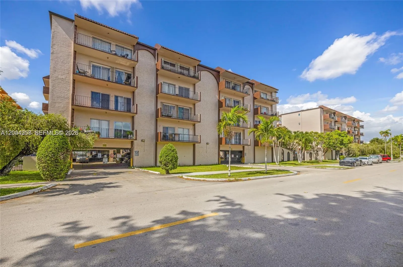 En Renta 1950 W 54th Street 206, Hialeah, FL 33012, Hialeah, FL 33012