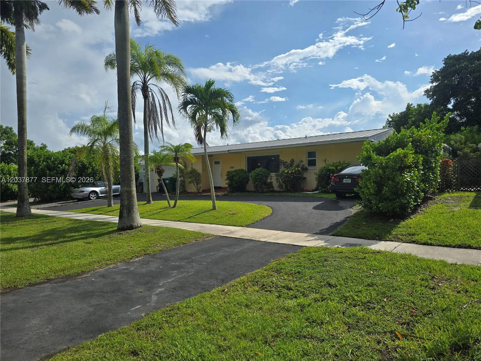 Foto de propiedad en 19500 SW 87th Avenue, Cutler Bay, FL 33157 Cutler Bay con MLS# 