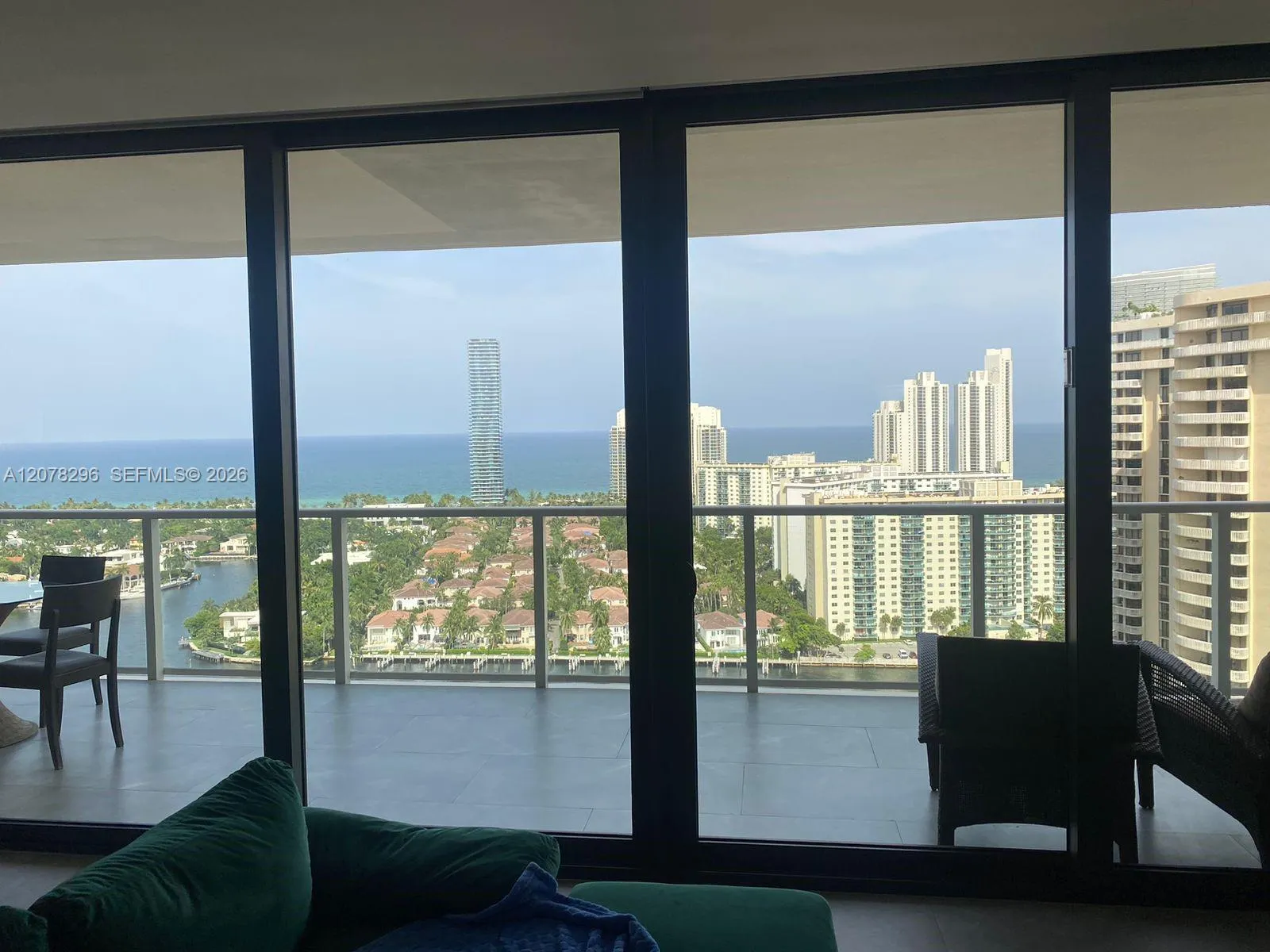 Foto de propiedad en 19500 Turnberry Way 25F, Aventura, FL 33180 Aventura con MLS# 