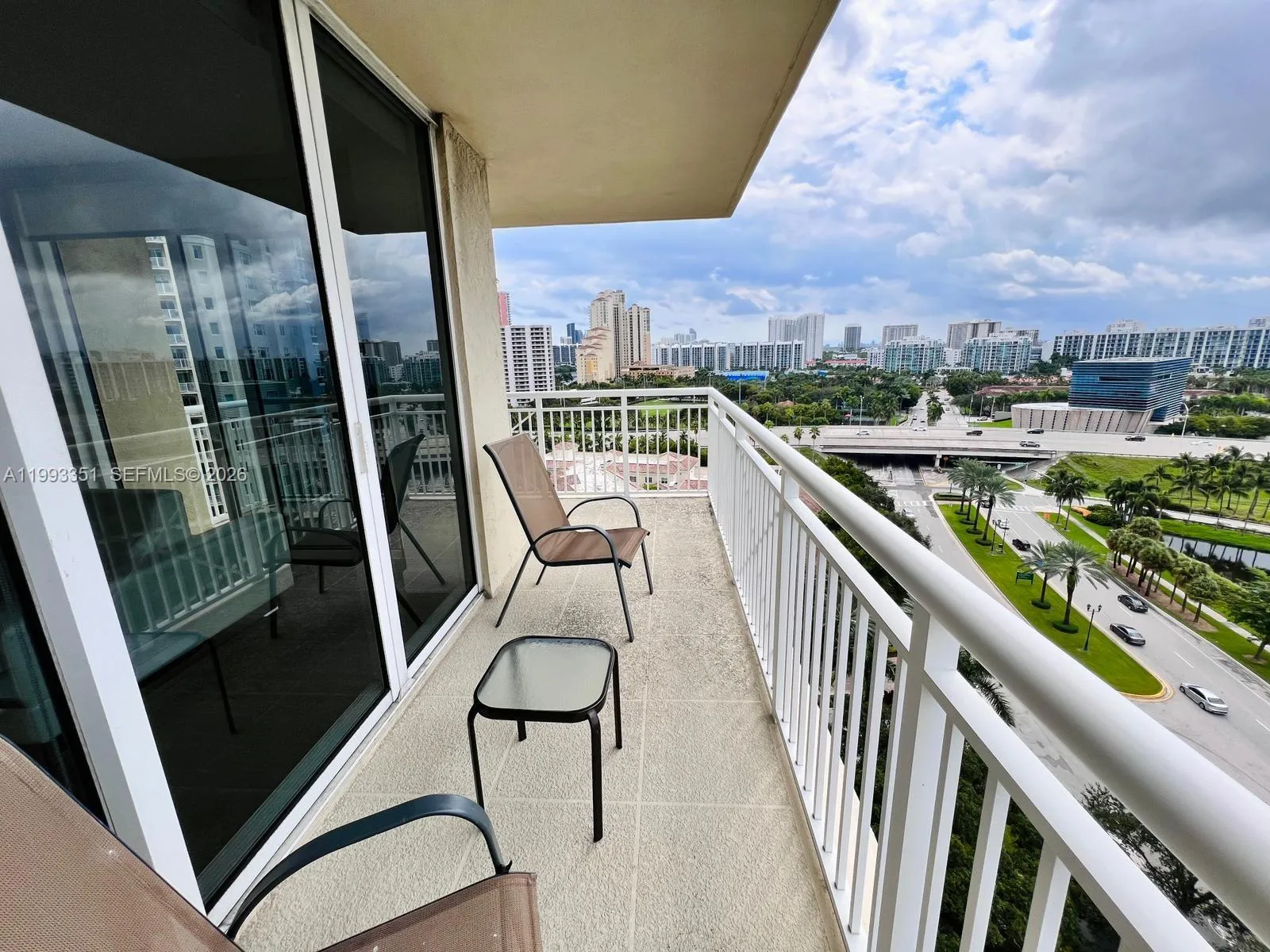 Foto de propiedad en 19501 W Country Club Drive 1408, Aventura, FL 33180 Aventura con MLS#