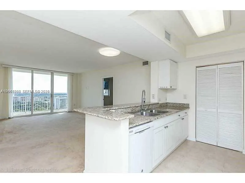 Foto de propiedad en 19501 W Country Club Drive 2205, Aventura, FL 33180 Aventura con MLS#