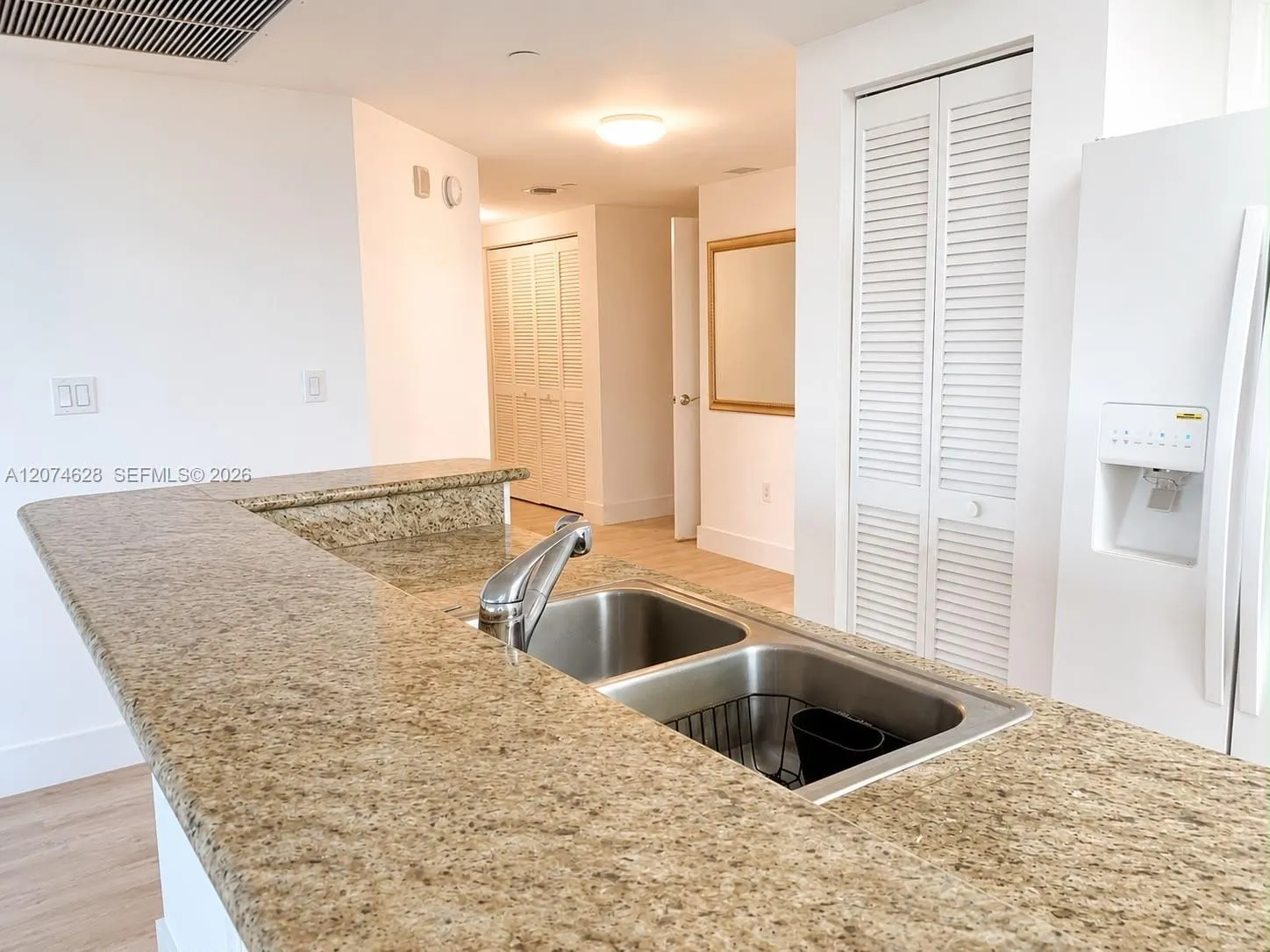 Foto de propiedad en 19501 W Country Club Drive 408, Aventura, FL 33180 Aventura con MLS# 