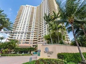 Foto de propiedad en 19501 W Country Club Drive 704, Aventura, FL 33180 Aventura con MLS# 
