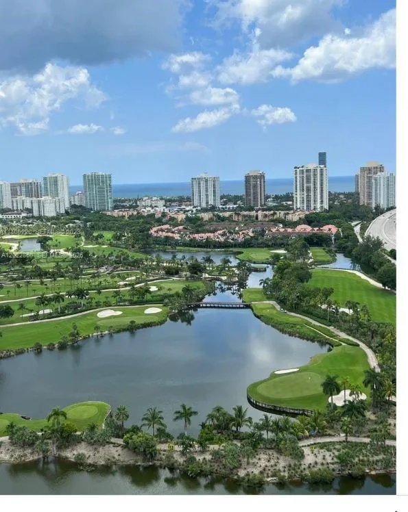 Foto de propiedad en 19501 W Country Club Drive TS-03, Aventura, FL 33180 Aventura con MLS#