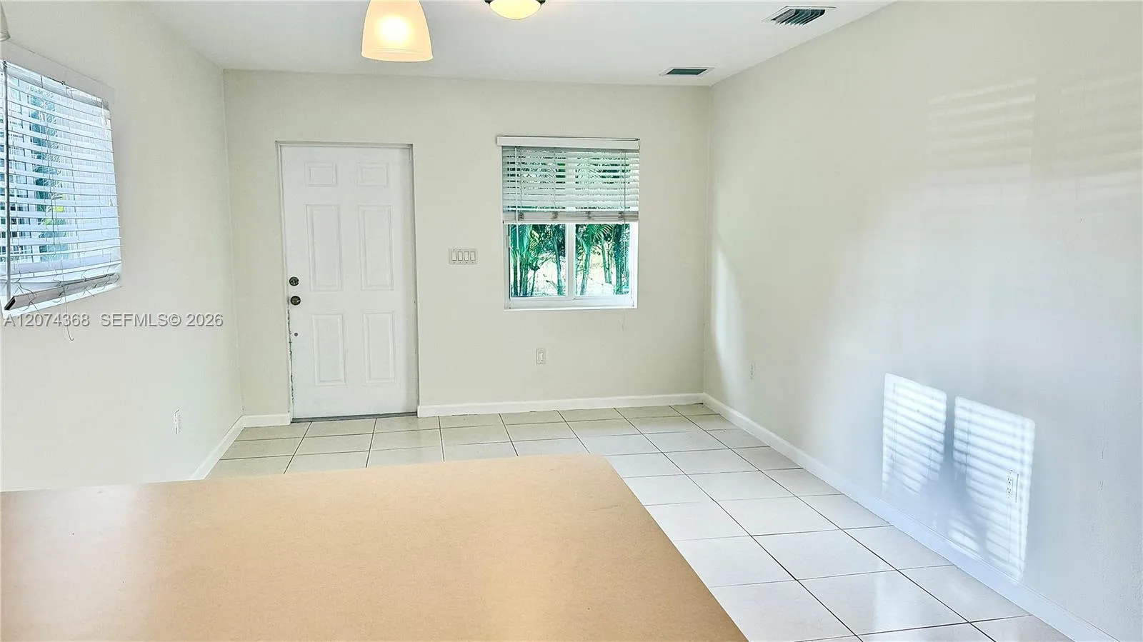 Foto de propiedad en 19505 SW 128th Avenue 1, Miami, FL 33177 Miami con MLS# 