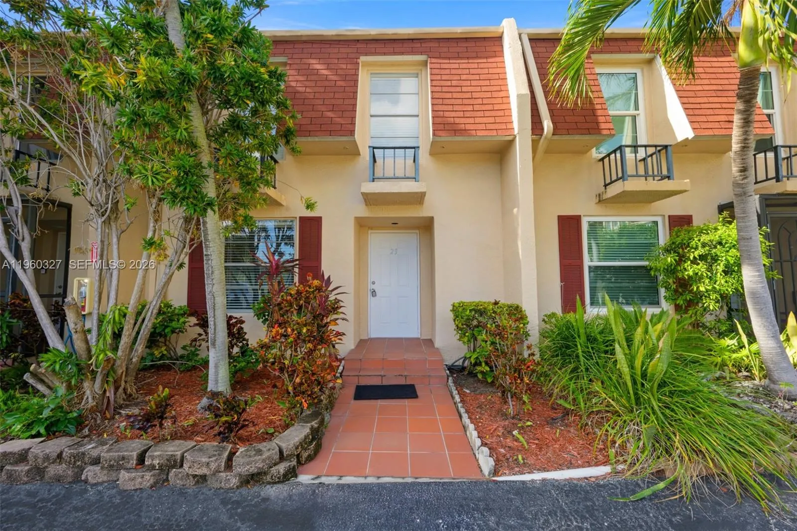 Foto de propiedad en 1951 Atlantic Shores Boulevard 23, Hallandale Beach, FL 33009 Hallandale Beach con MLS# 