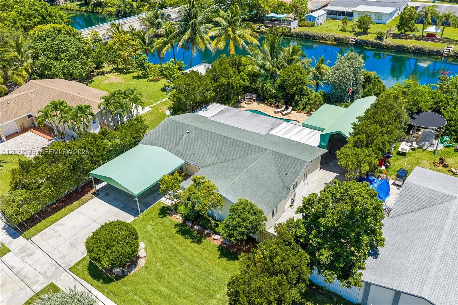 Foto de propiedad en 19511 Sterling Drive, Cutler Bay, FL 33157 Cutler Bay con MLS# 