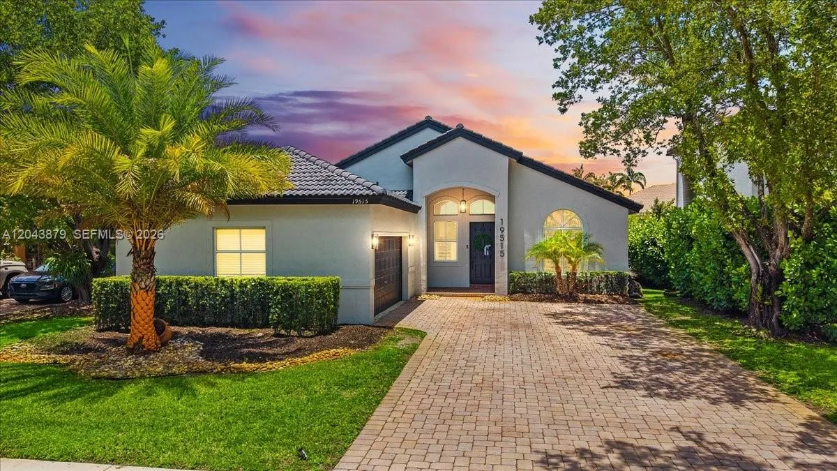 Foto de propiedad en 19515 SW 25th Court, Miramar, FL 33029 Miramar con MLS# 