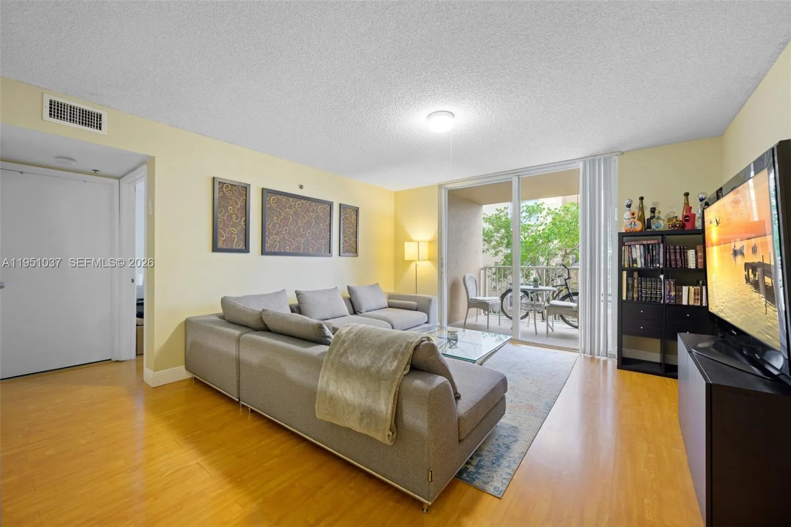 Foto de propiedad en 19555 E Country Club Drive 8303, Aventura, FL 33180 Aventura con MLS# 