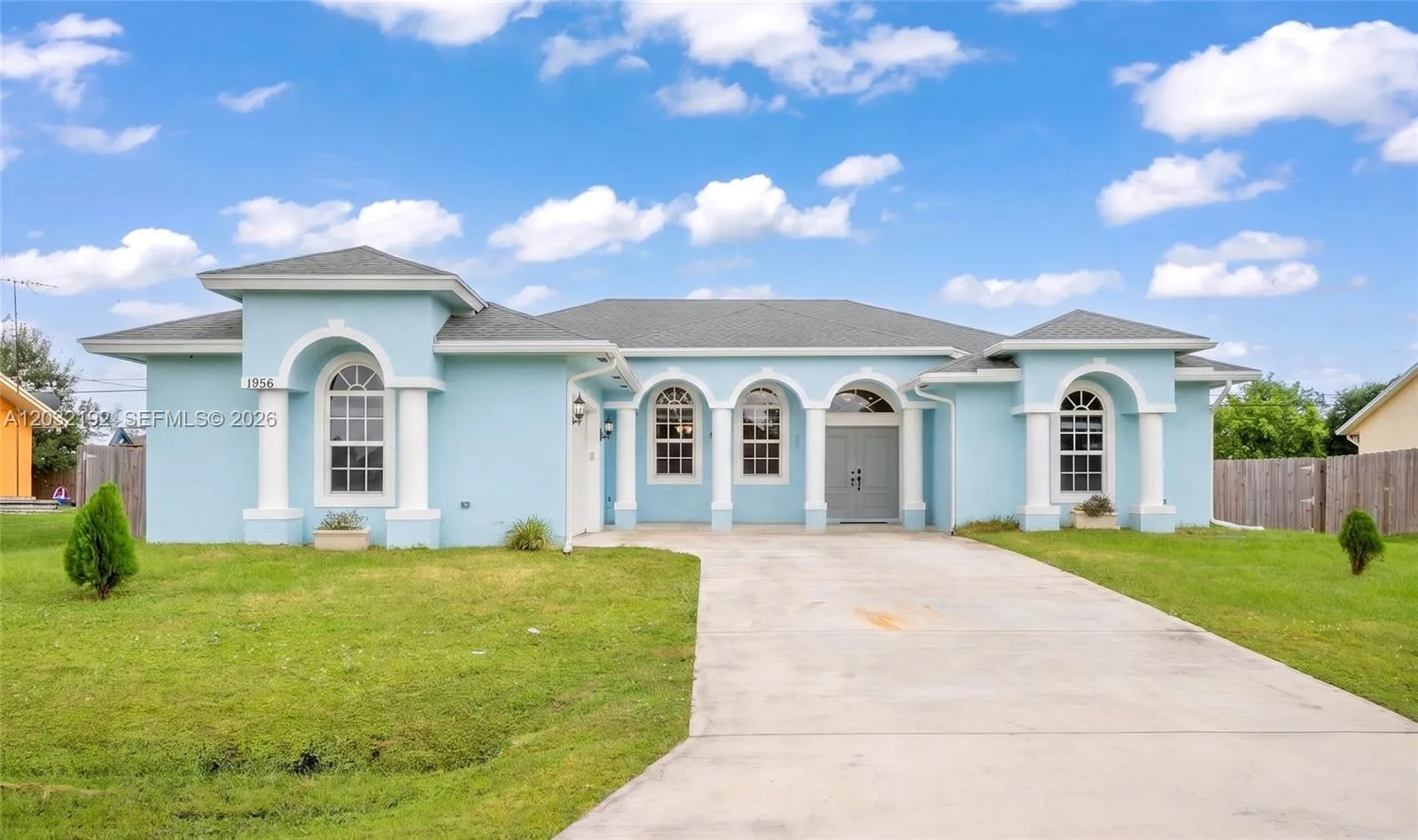 Foto de propiedad en 1956 SW Beekman Street 1956, Port St. Lucie, FL 34953 Port St. Lucie con MLS# 