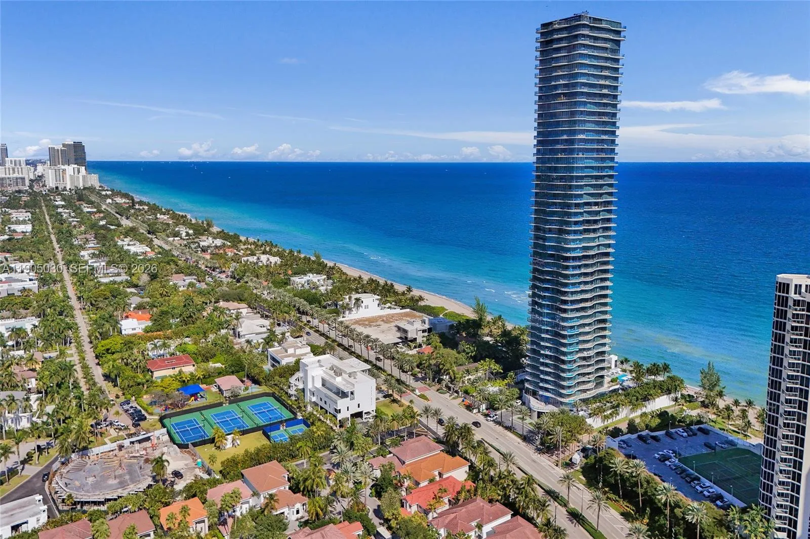 Foto de propiedad en 19575 Collins Avenue 16, Sunny Isles Beach, FL 33160 Sunny Isles Beach con MLS# 
