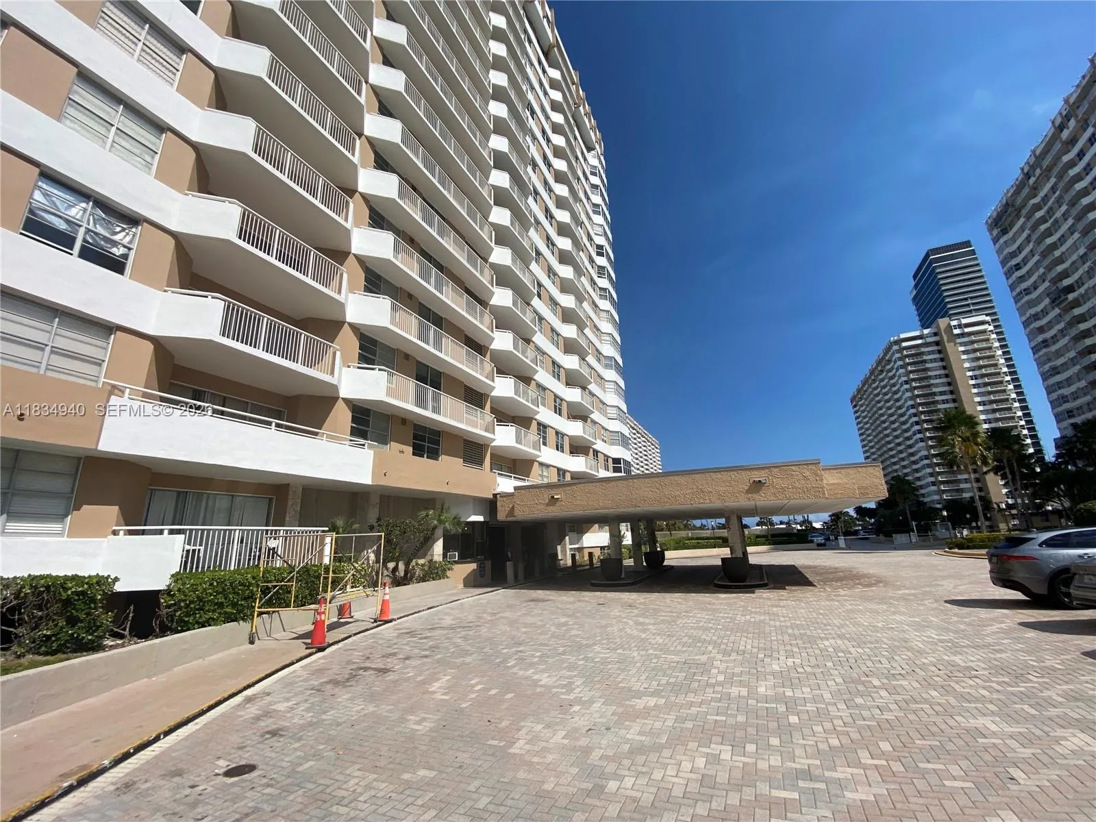 En Renta 1965 S Ocean Drive 10L, Hallandale Beach, FL 33009, Hallandale Beach, FL 33009