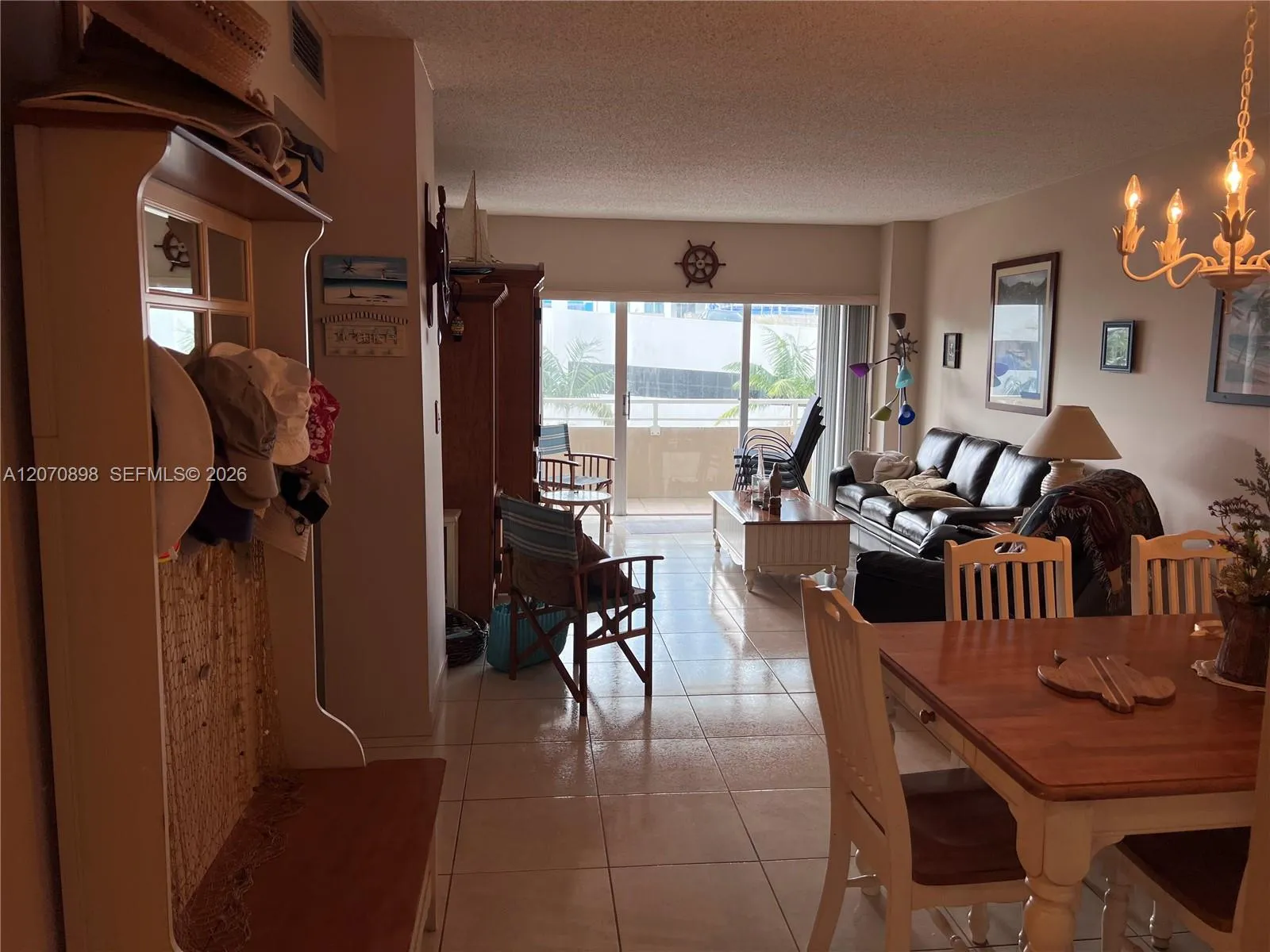 Foto de propiedad en 1965 S Ocean Drive 2D, Hallandale Beach, FL 33009 Hallandale Beach con MLS# 