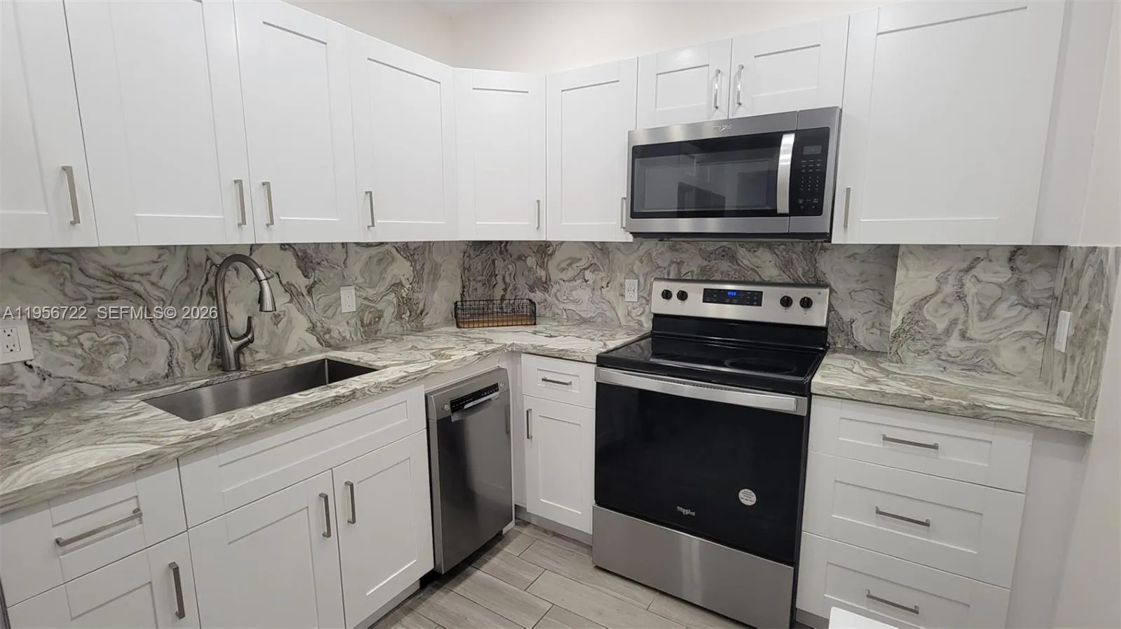 Foto de propiedad en 1965 S Ocean Drive ME, Hallandale Beach, FL 33009 Hallandale Beach con MLS# 