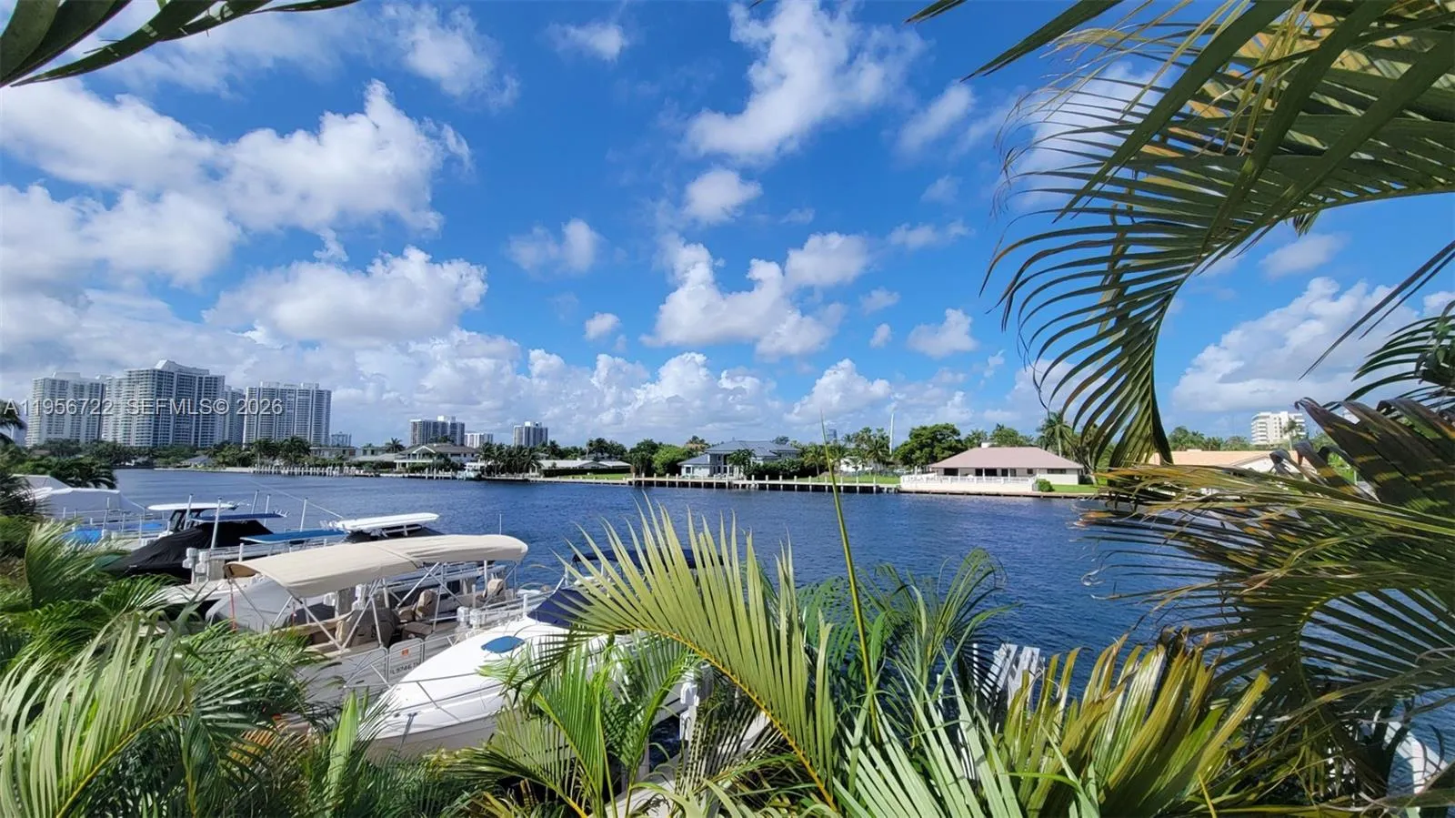 Foto de propiedad en 1965 S Ocean Drive ME, Hallandale Beach, FL 33009 Hallandale Beach con MLS#