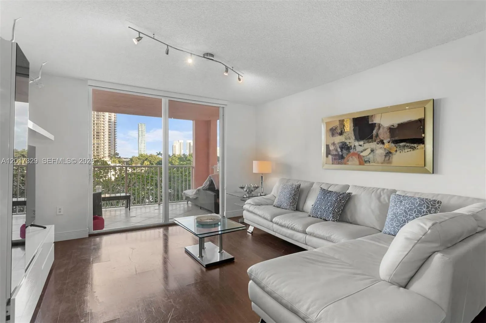 Foto de propiedad en 19655 E Country Club Drive 6304, Aventura, FL 33180 Aventura con MLS# 