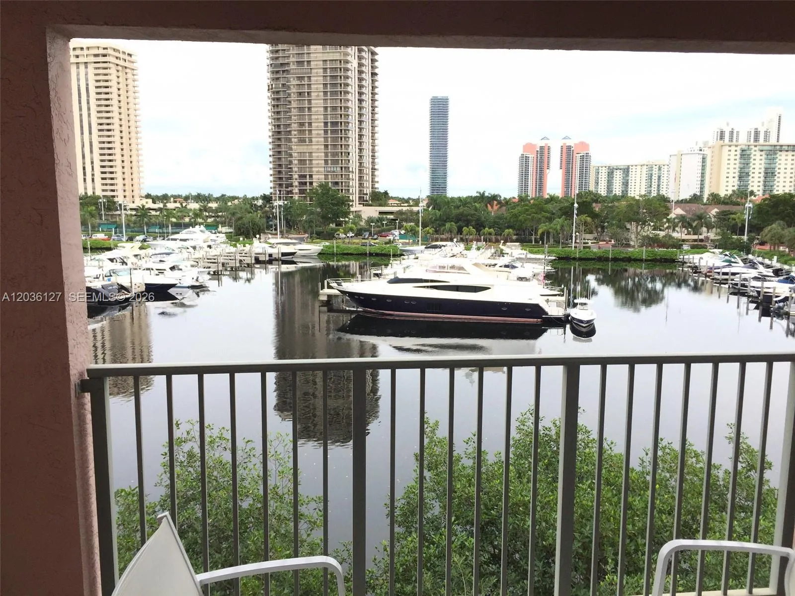 Foto de propiedad en 19655 E Country Club Drive 6504, Aventura, FL 33180 Aventura con MLS# 